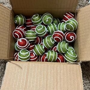 Set 40 mini decor balls. New